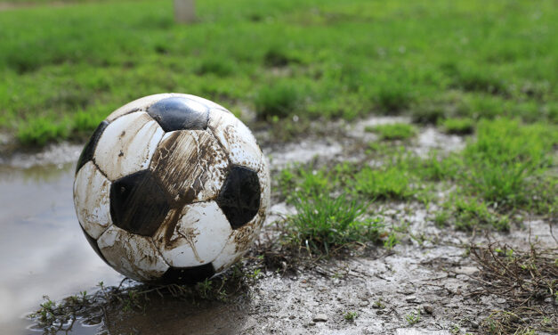 WYTHENSHAWE TOWN GAME OFF